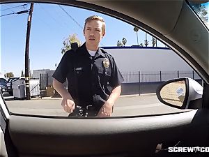 CAUGHT! ebony gal gets blasted sucking off a cop